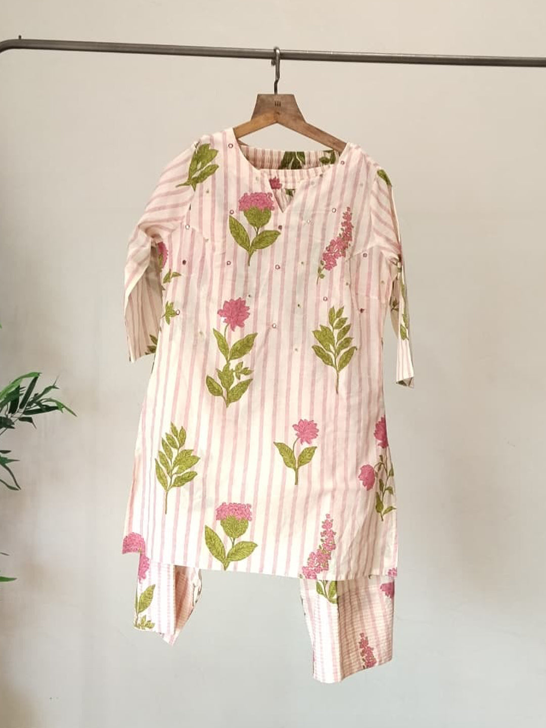 Pure Cotton Cream & Pink Floral 2-Piece Kurta Set